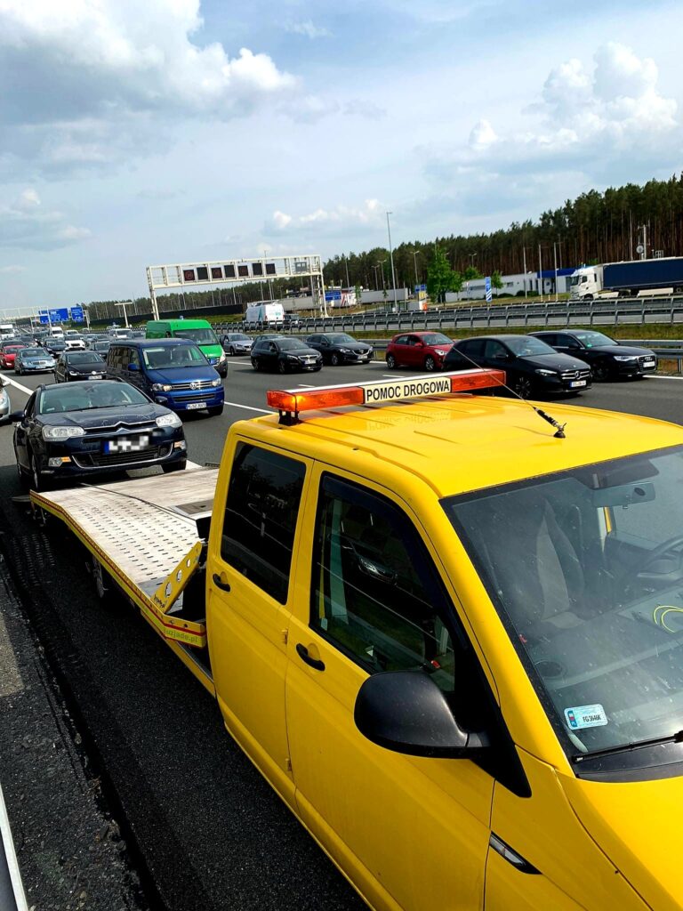 Holowanie Poznań - transport samochodów osobowych w Poznaniu. Szybka i profesjonalna pomoc drogowa.